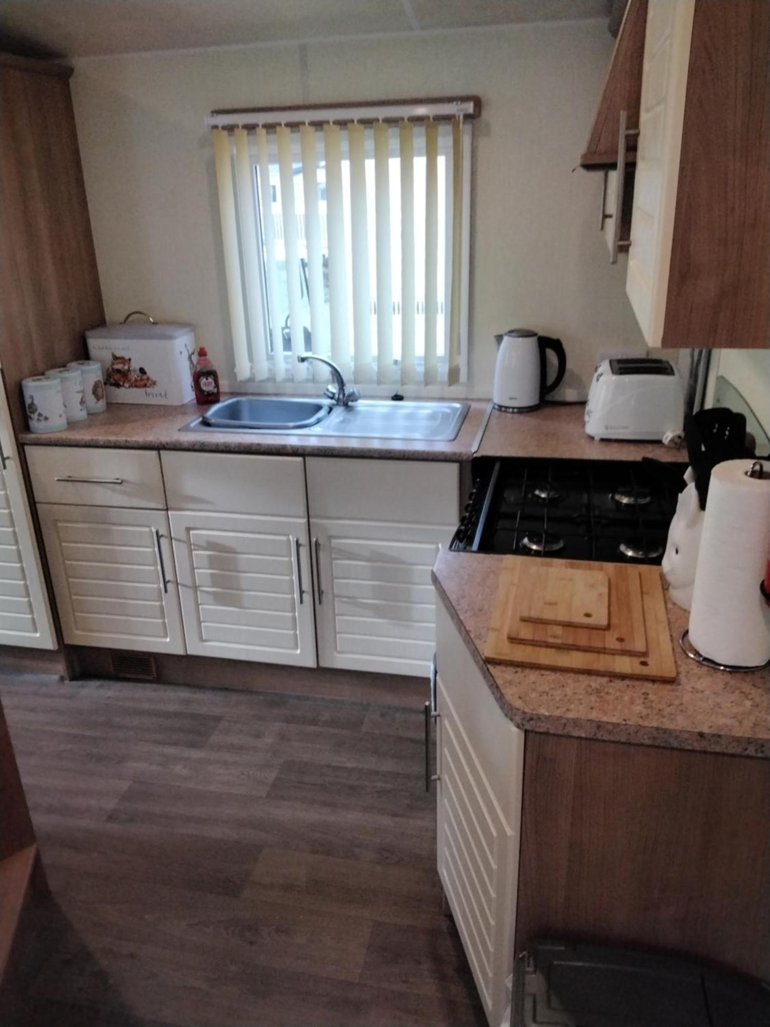 19 Laurel Close Highly Recommended 6 Berth Holiday Home With Hot Tub In Prime Location Tattershall Eksteriør billede